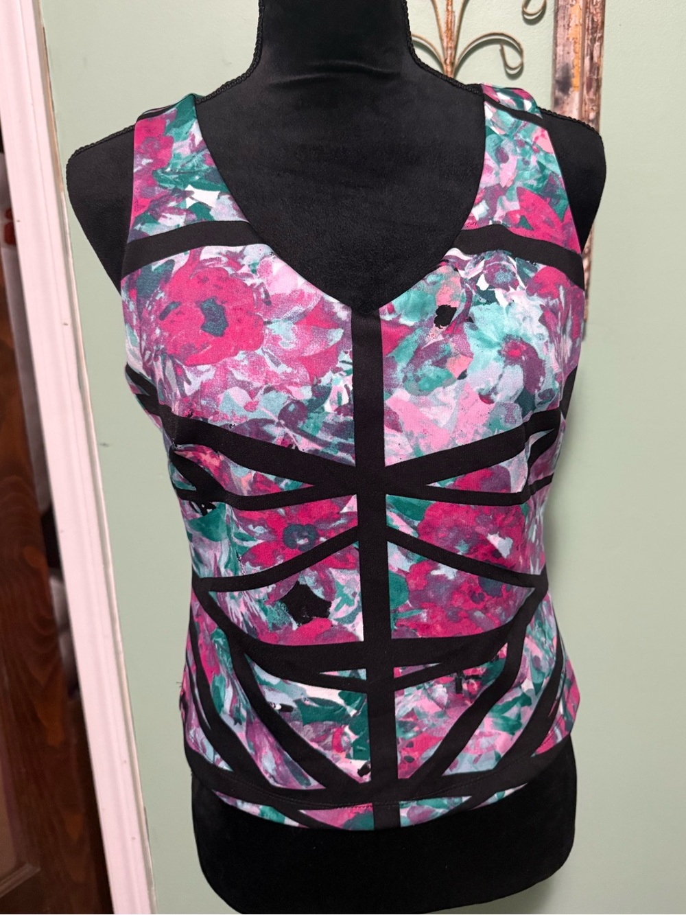 Bisou Bisou pink black floral stretch bodycon top M or Large